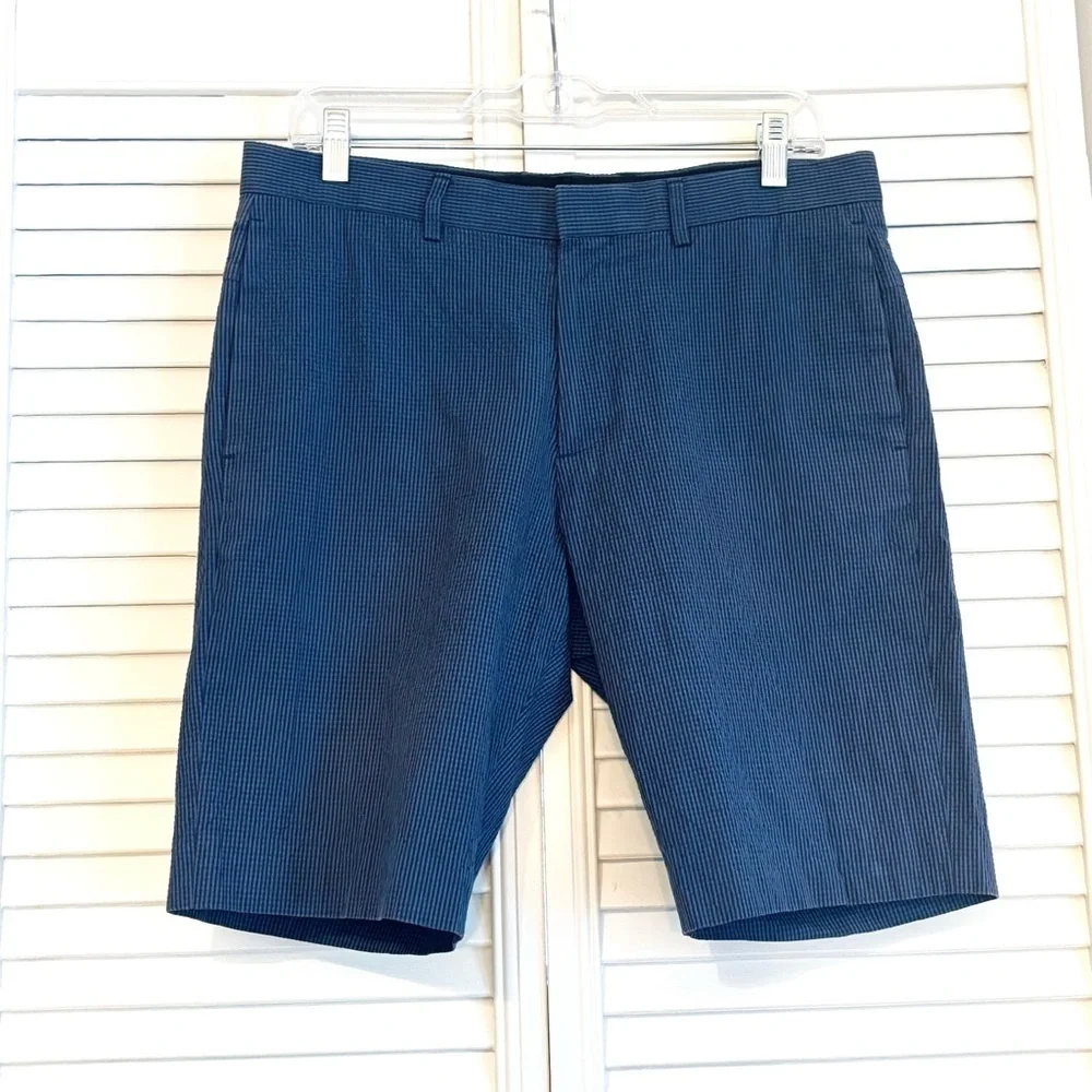 Theory Beck Boone Seersucker Navy Blue and Black Flat Front Dress Shorts 31